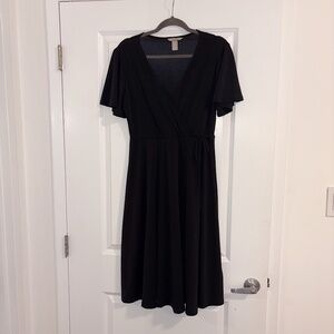 H&M Flowy Midi Dress (black)